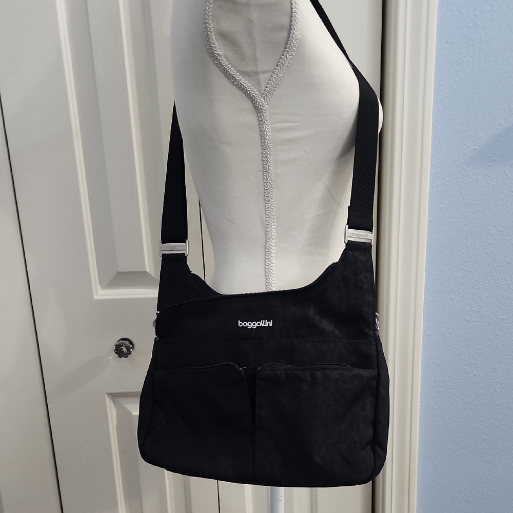 Baggallini Black Messenger Bag